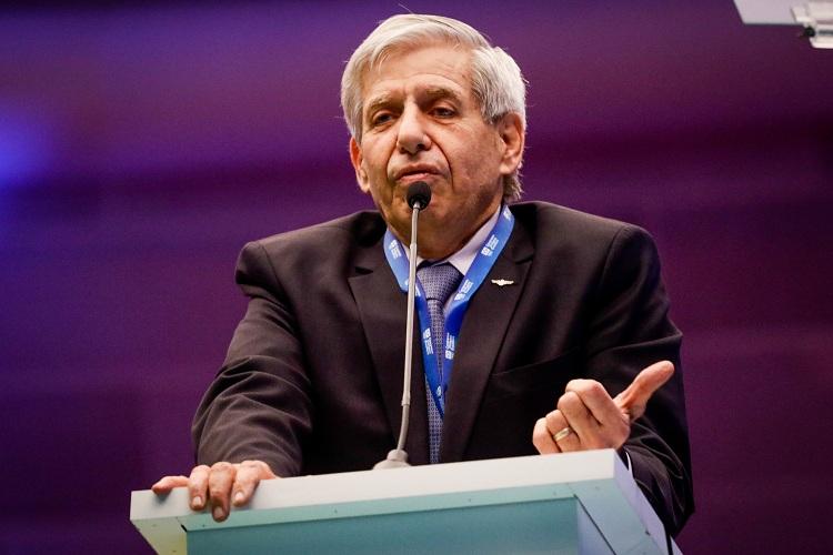 STF autoriza cabeleireira mensal para Augusto Heleno em prisão domiciliar