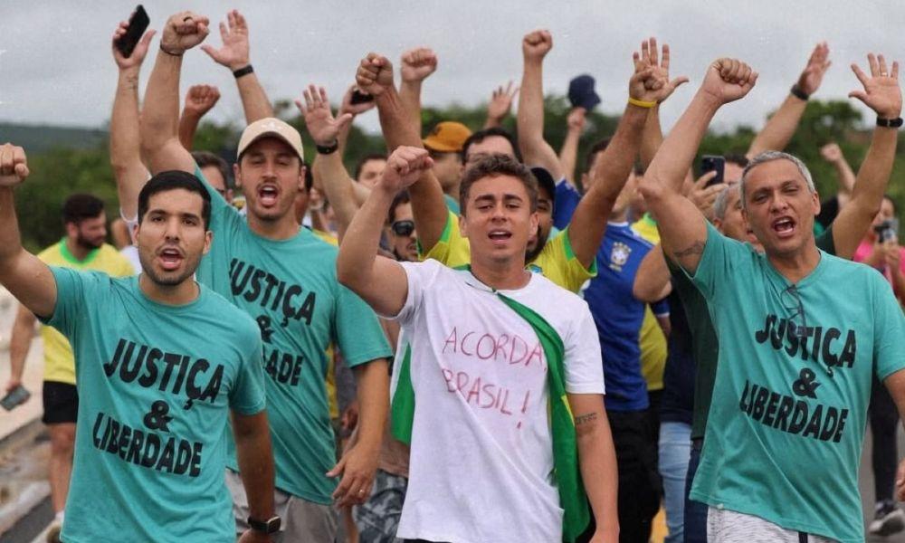 Nikolas Ferreira cobra Alcolumbre e critica Lulinha em Brasília