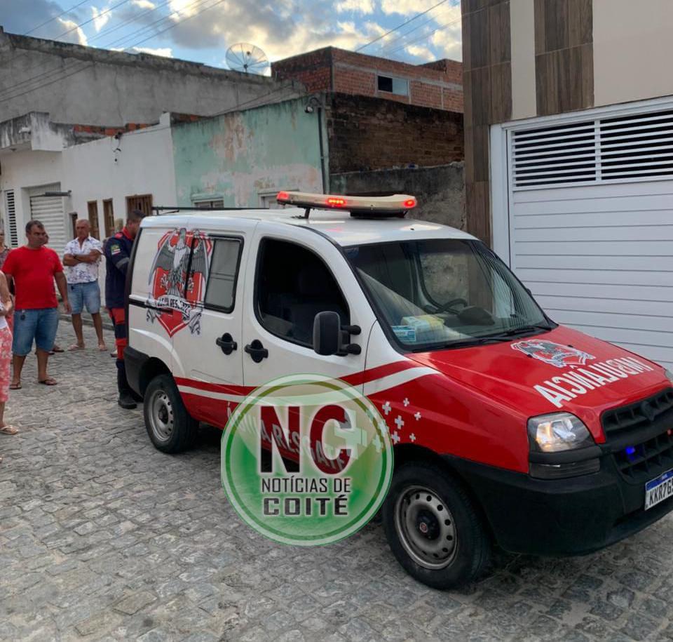 Idosa de 84 anos sofre queda e fratura bacia em rua de Coité