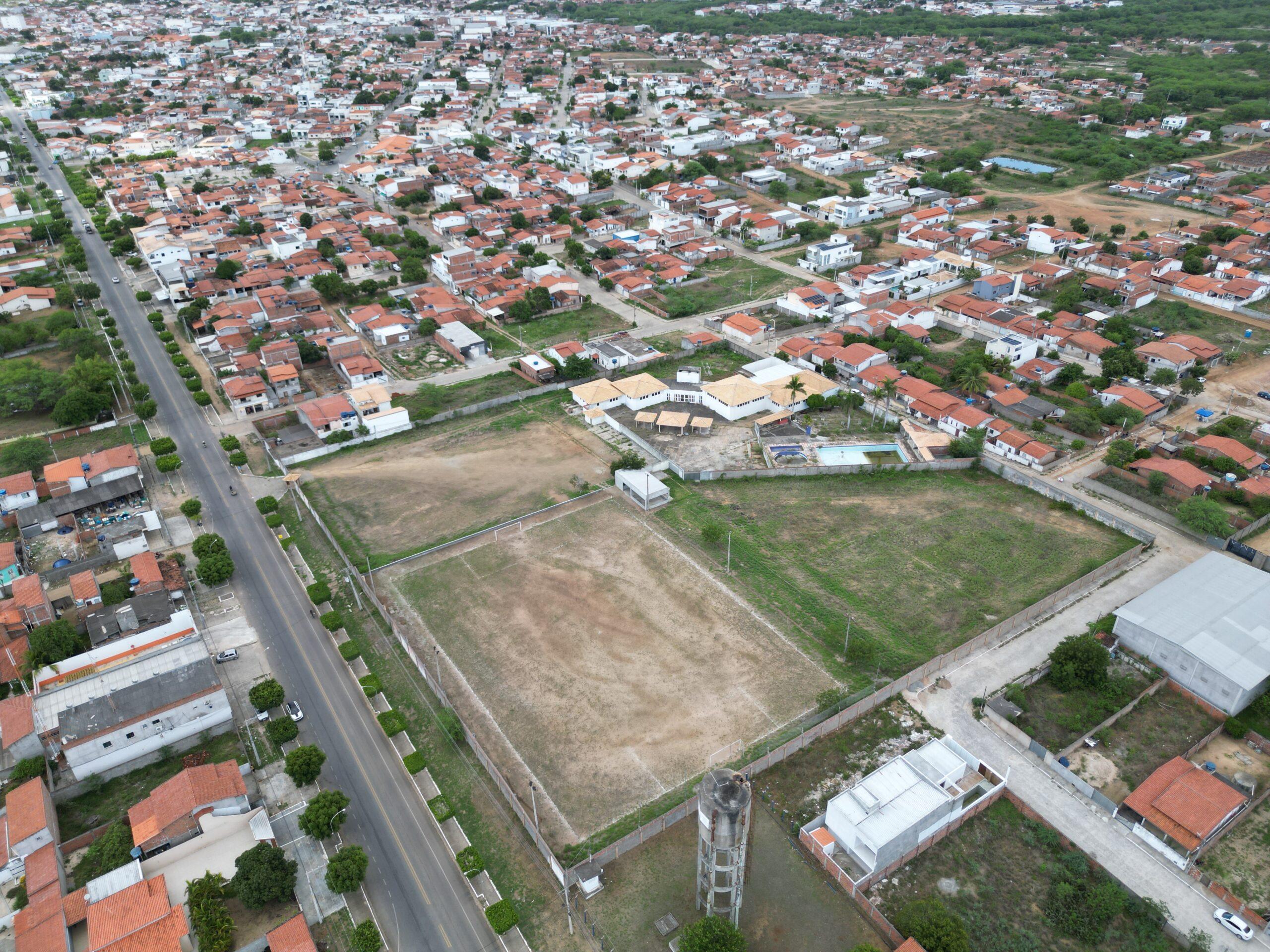 Desapropriação do Clube Mandacaru para colégio integral em Riachão do Jacuípe
